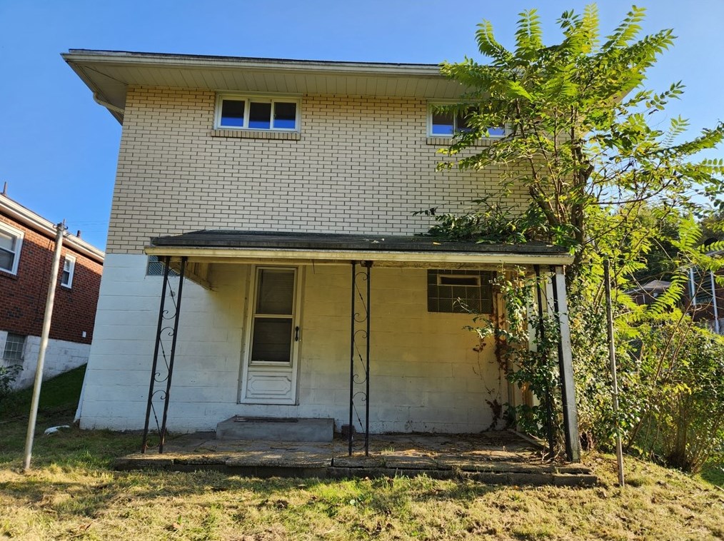 811 Worthington, Jefferson Hills, PA 15025