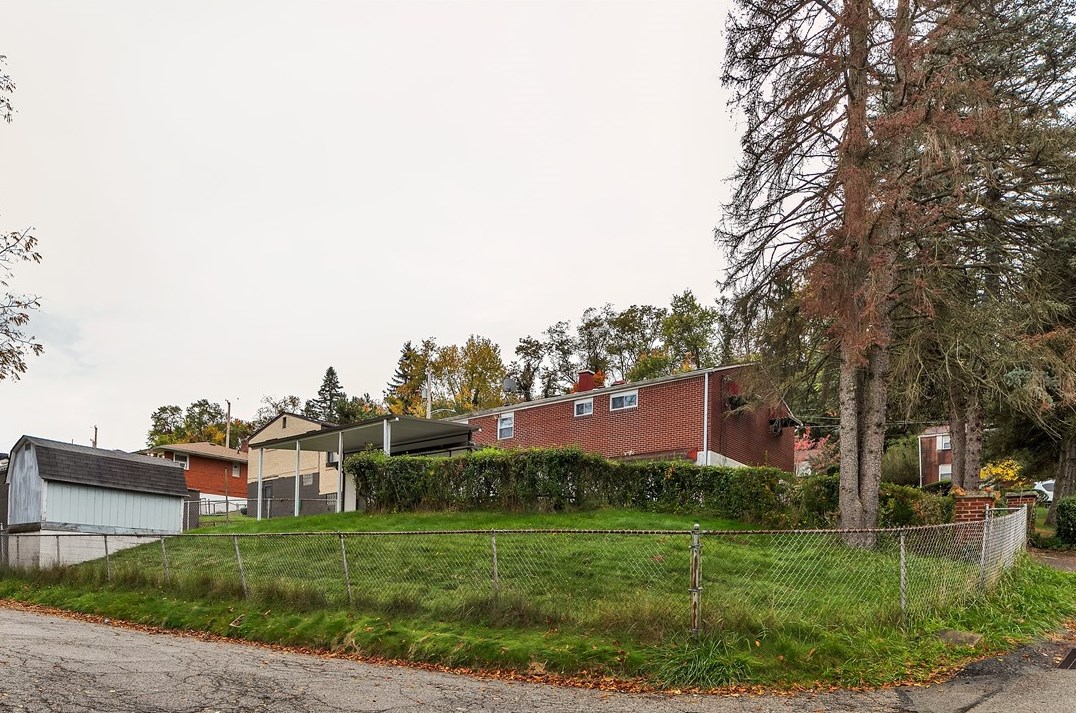 8203 Chaske St, Verona, PA 15147