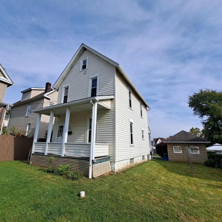 222 Stewart St, Butler PA  16001-4652 exterior