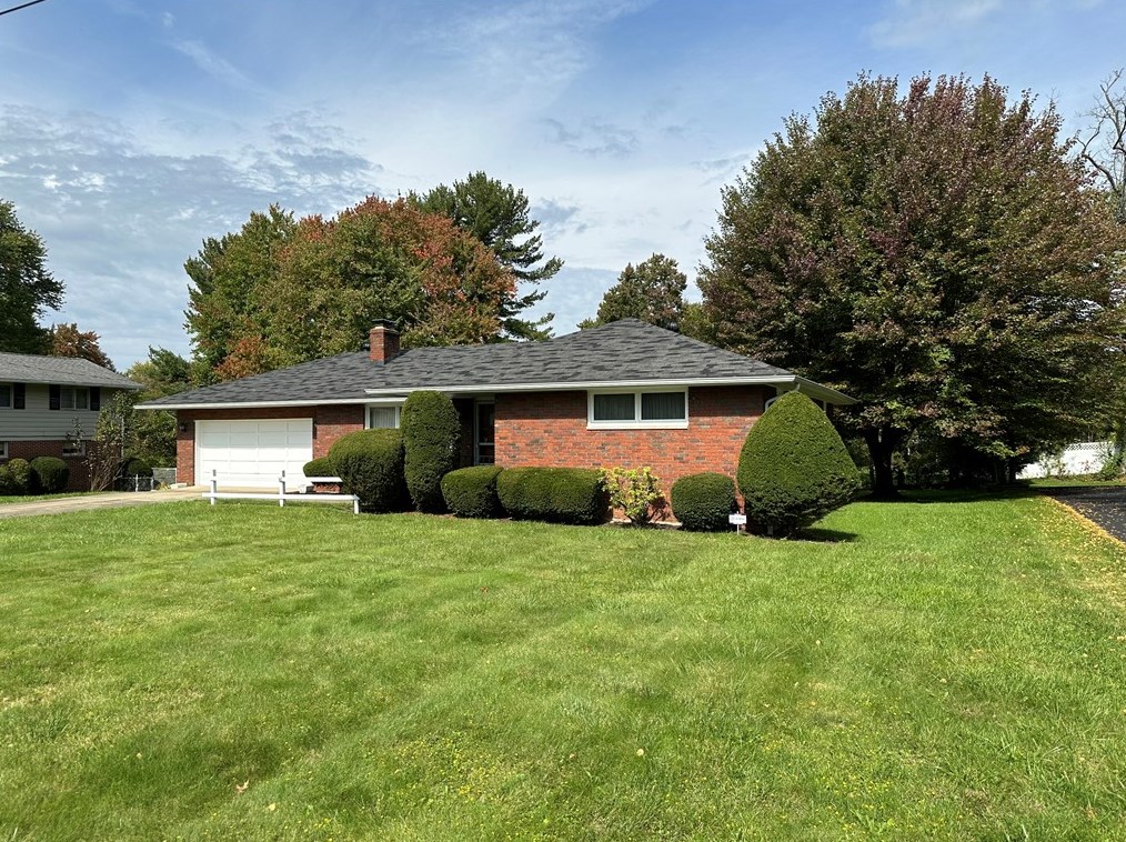 36 Lattavo Dr, New Castle, PA 16105