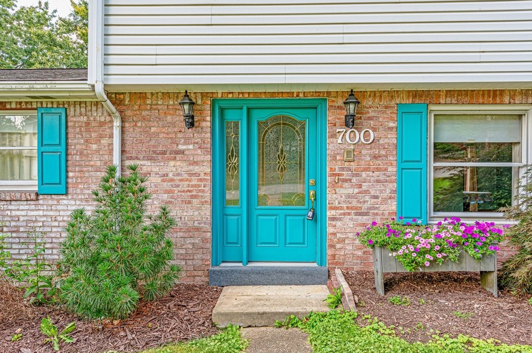 700 Lombard St, North Huntingdon, PA 15642