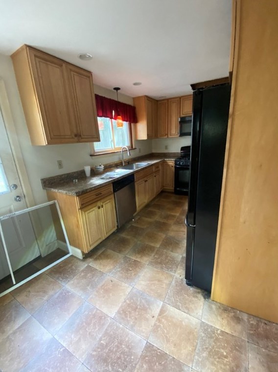 1805 Flagler St, Mckeesport, PA 15132-4537