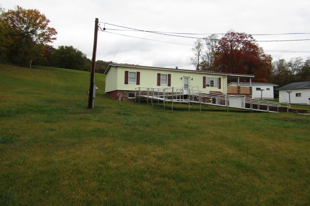 59 Spring St, Robinson, PA 15949