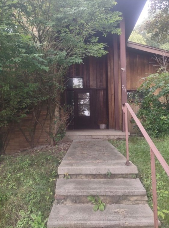 711 Croyland, Indiana, PA 15701