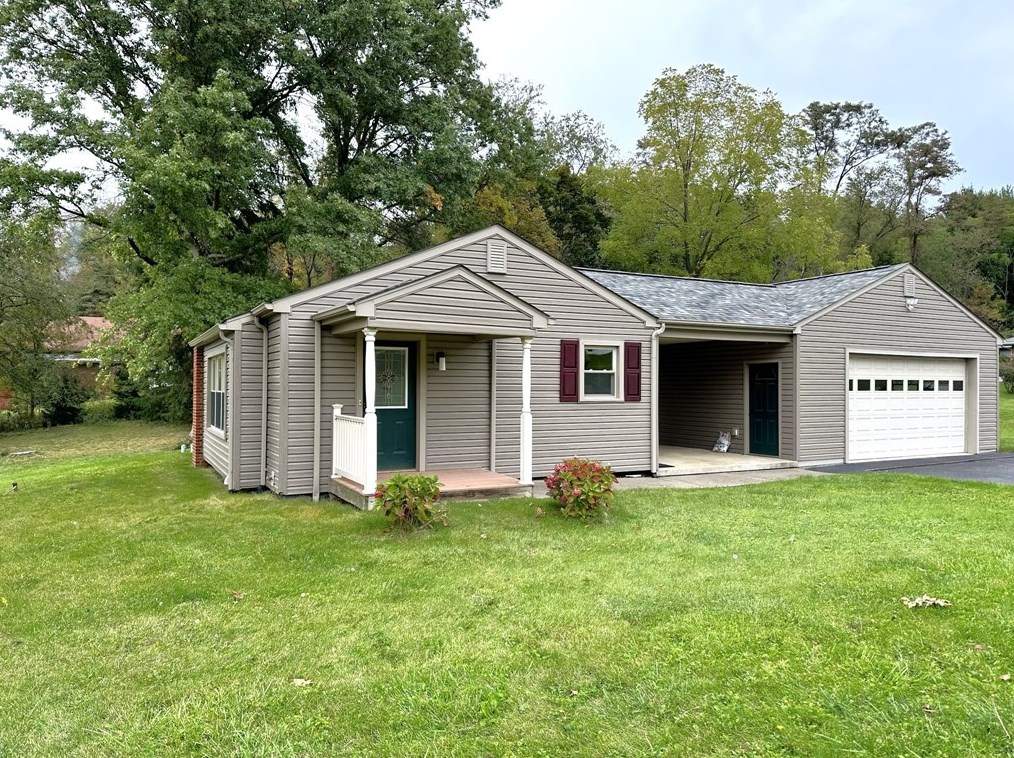 111 Berky Acres Rd, Greensburg, PA 15601