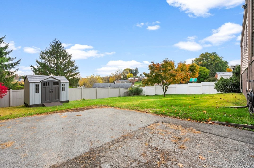 633 Harvey Ave, Greensburg PA  15601-1775 exterior