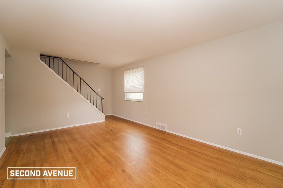 32 Rolling Hills Ave, North Huntingdon PA  15642-3221 exterior