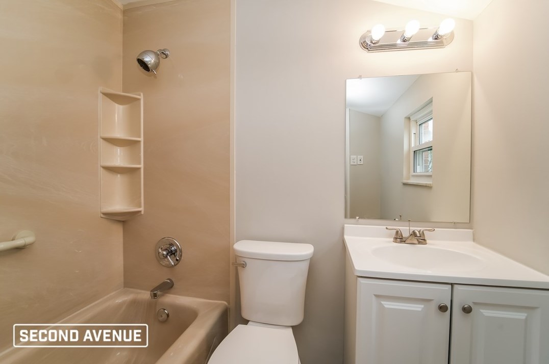32 Rolling Hills Ave, North Huntingdon PA  15642-3221 exterior