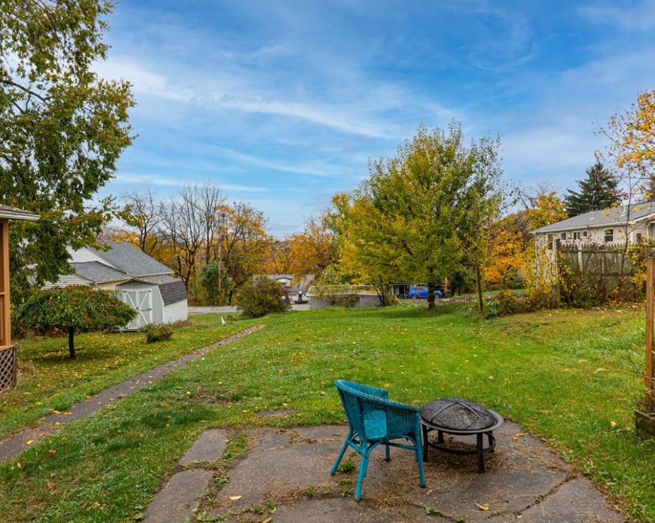 550 Baird Ave, Washington, PA 15301-5404