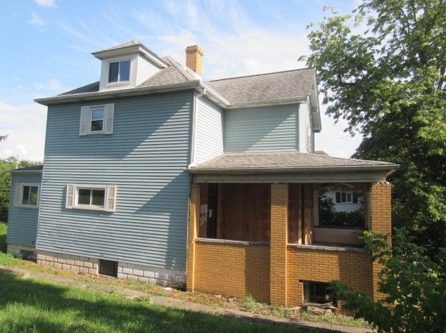 230 Maple St, Everson, PA 15631-1124