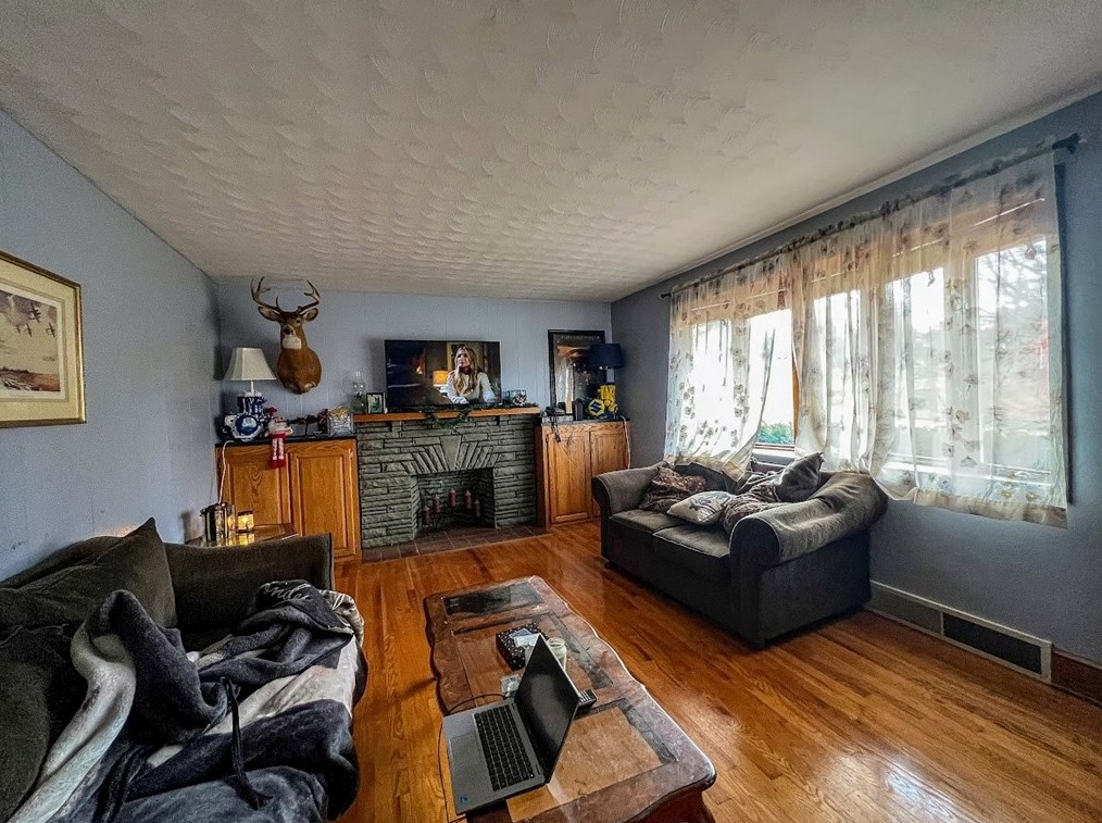 113 Maple St, Leechburg, PA 15656