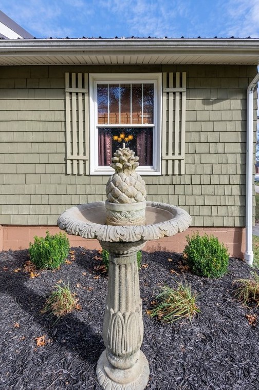 123 Shadyrest Rd, Ellwood City PA  16117-5519 exterior