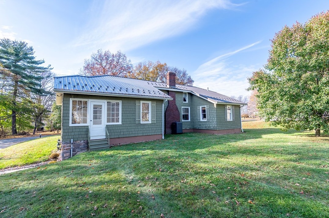 123 Shadyrest Rd, Ellwood City PA  16117-5519 exterior