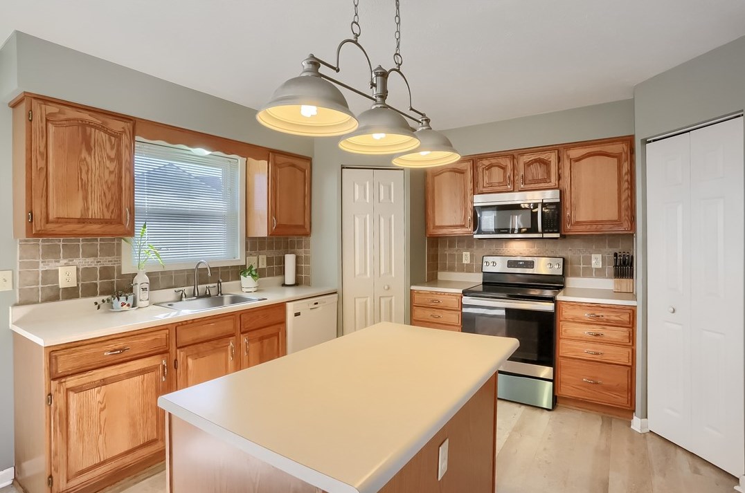 213 Commodore Dr North, Mc Donald, PA 15057