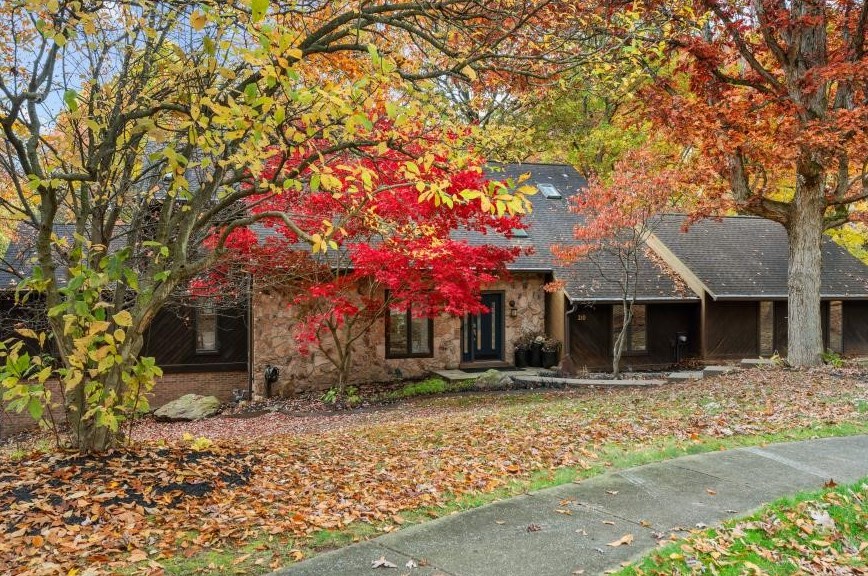210 Chaucer Ct S, Sewickley, PA 15143