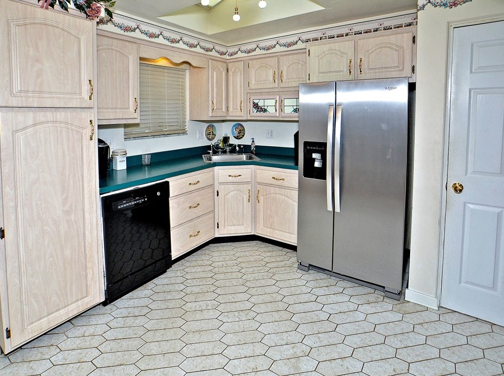 103 Manchester Dr, North Huntingdon, PA 15642