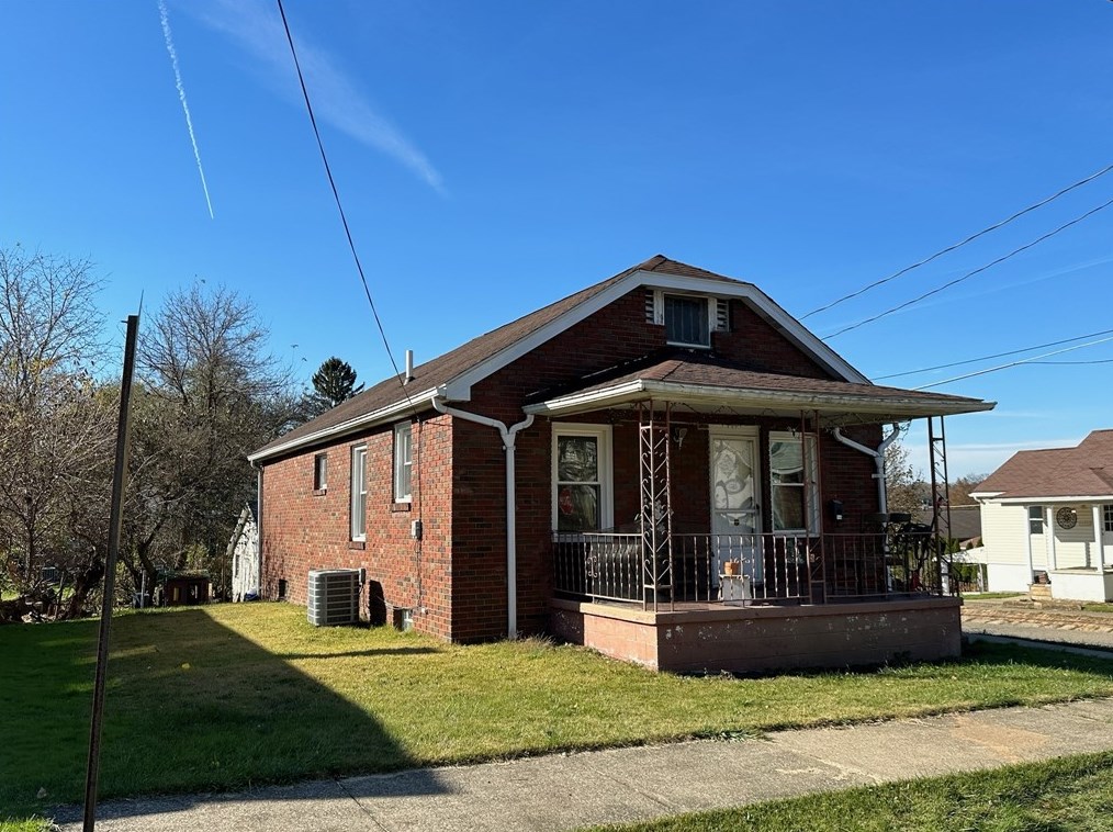 311 Fern St, New Castle, PA 16101-2638
