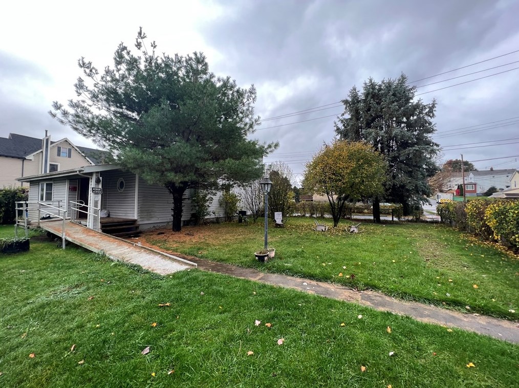 434 1st St, Collier Township, PA 15106
