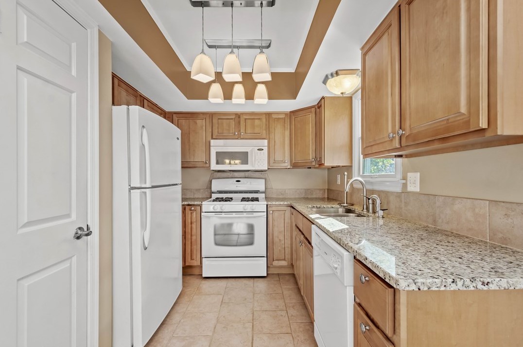 1614 Calico Ct, Bethel Park PA  15102-3110 exterior