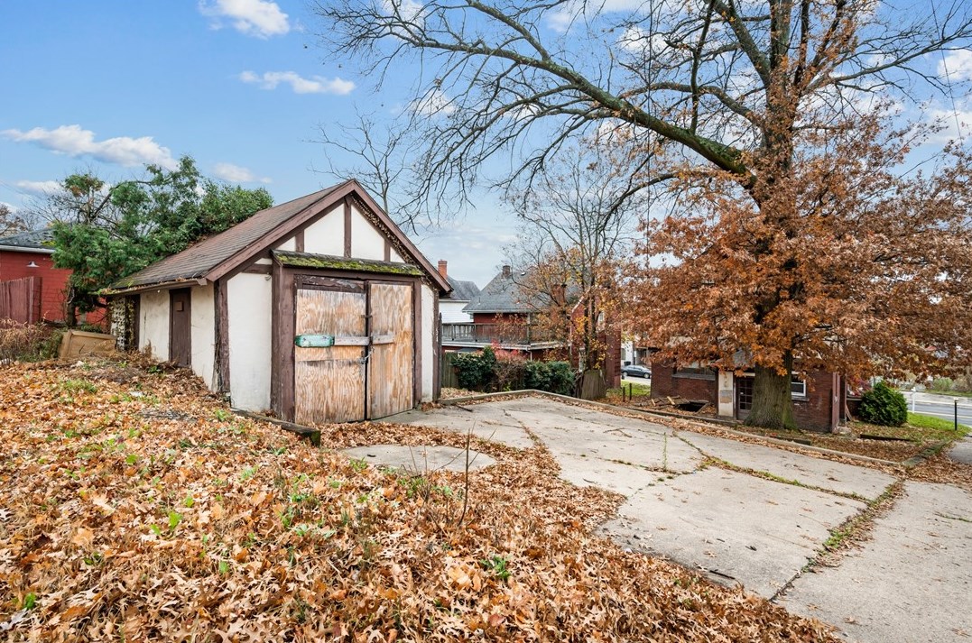 356 Locust Ave, Washington PA 15301-9730 exterior