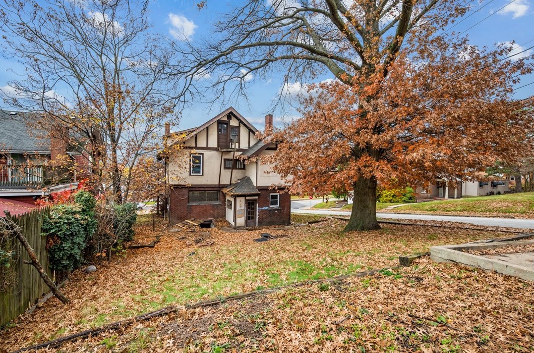 356 Locust Ave, Washington PA 15301-9730 exterior