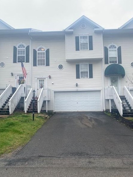 137 Mountain Dr, Collier Township, PA 15106