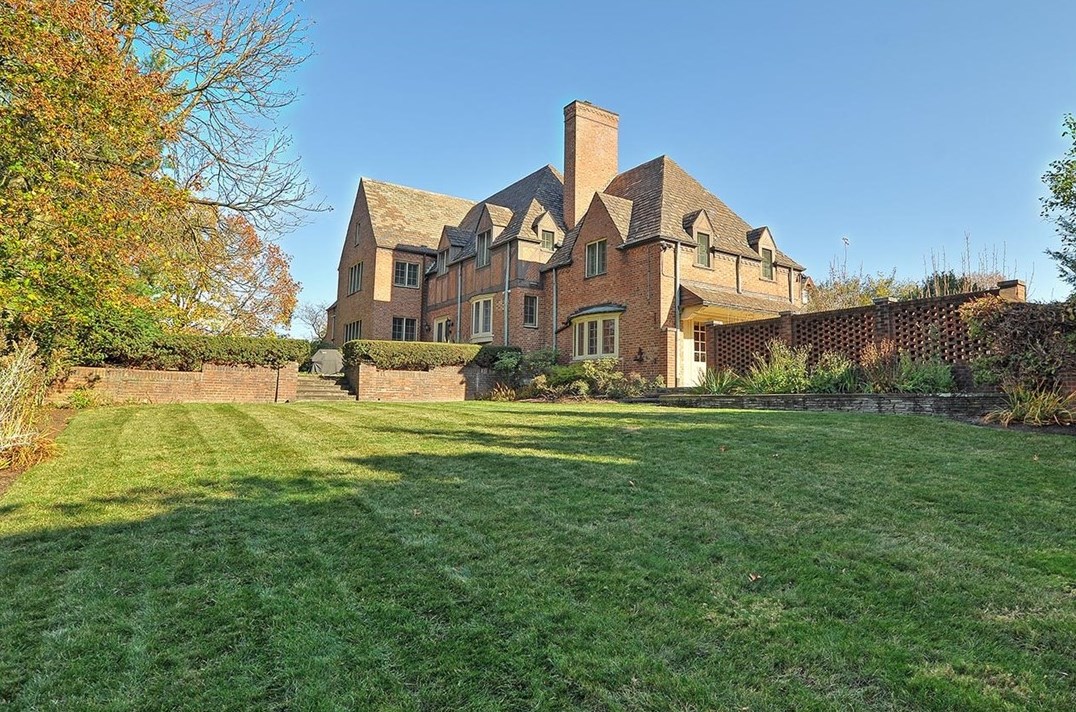 5734 W Woodland Rd, Pittsburgh, PA 15232