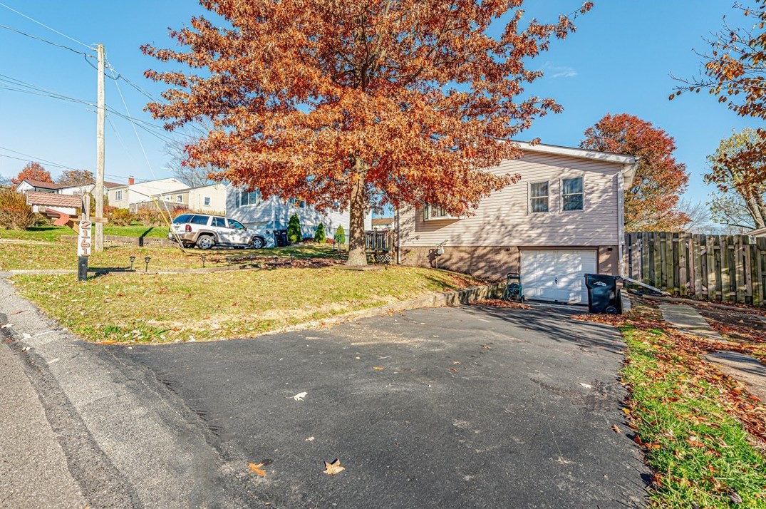 2161 Warren Ave, North Huntingdon, PA 15642