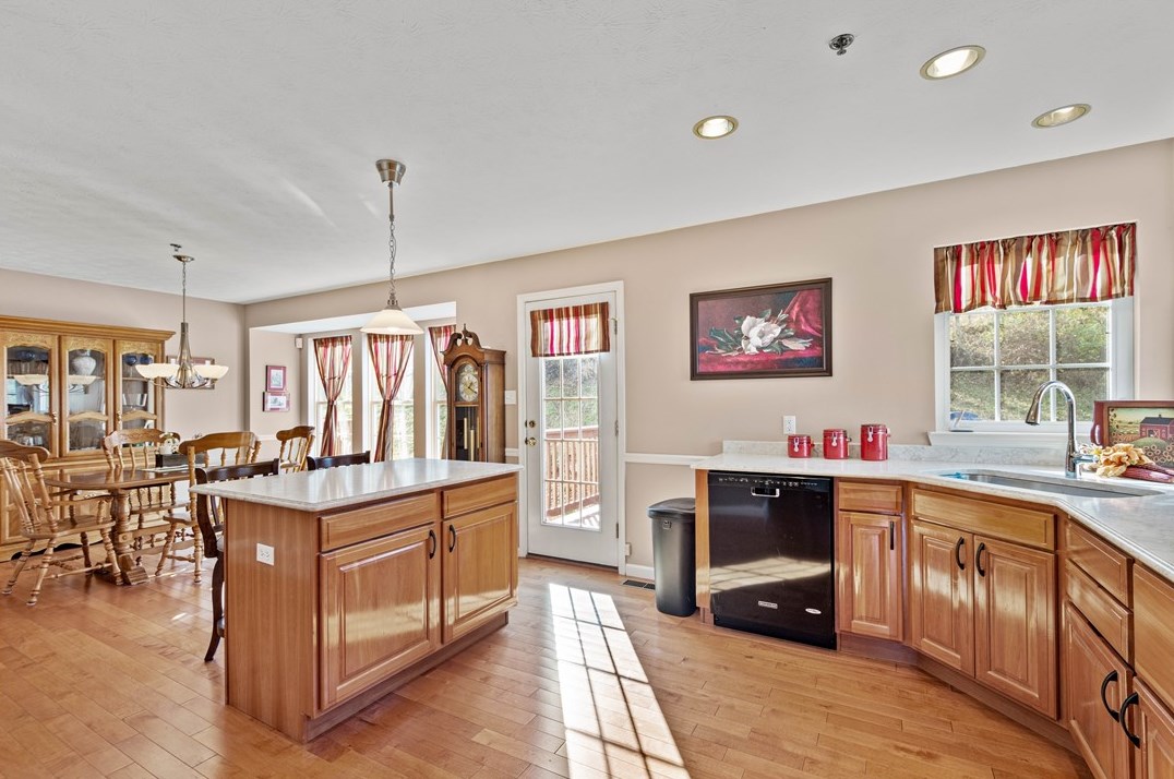 1123 Linden Vue Dr, Canonsburg PA  15317-4813 exterior