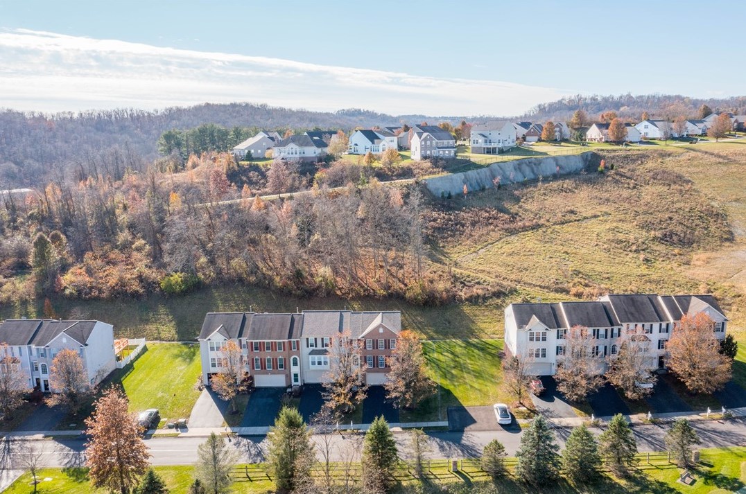 1123 Linden Vue Dr, Canonsburg PA  15317-4813 exterior