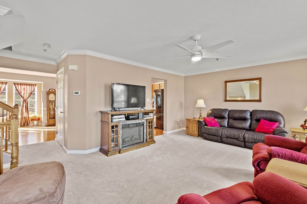 1123 Linden Vue Dr, Canonsburg PA  15317-4813 exterior