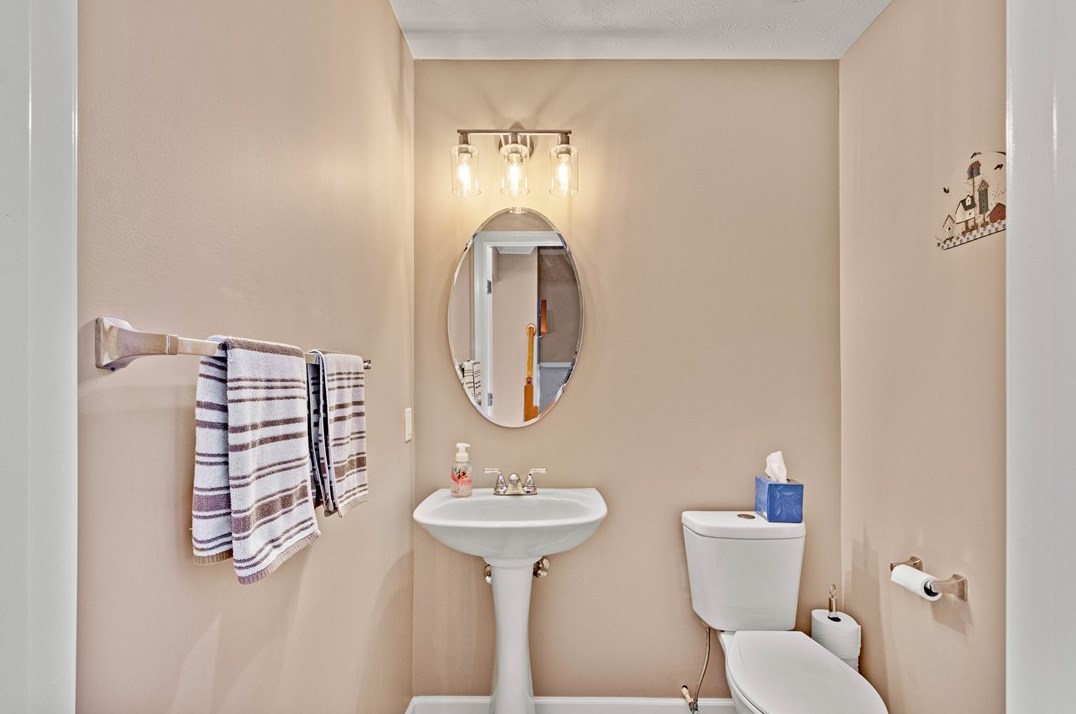 1123 Linden Vue Dr, Canonsburg PA  15317-4813 exterior