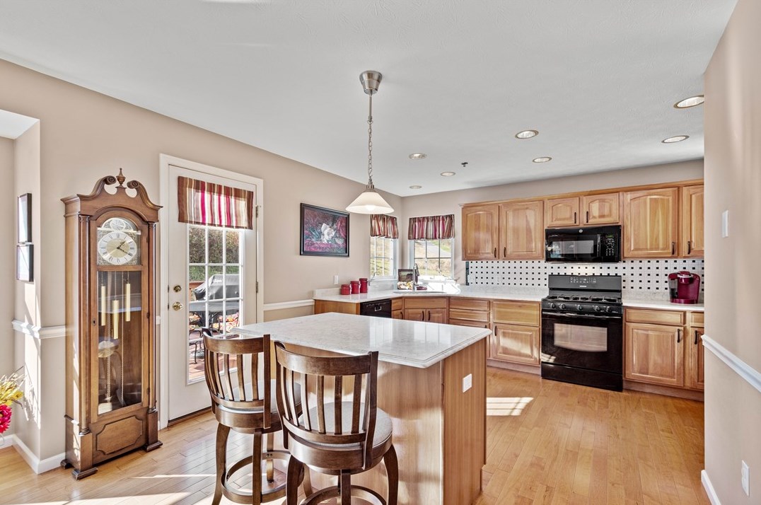 1123 Linden Vue Dr, Canonsburg PA  15317-4813 exterior