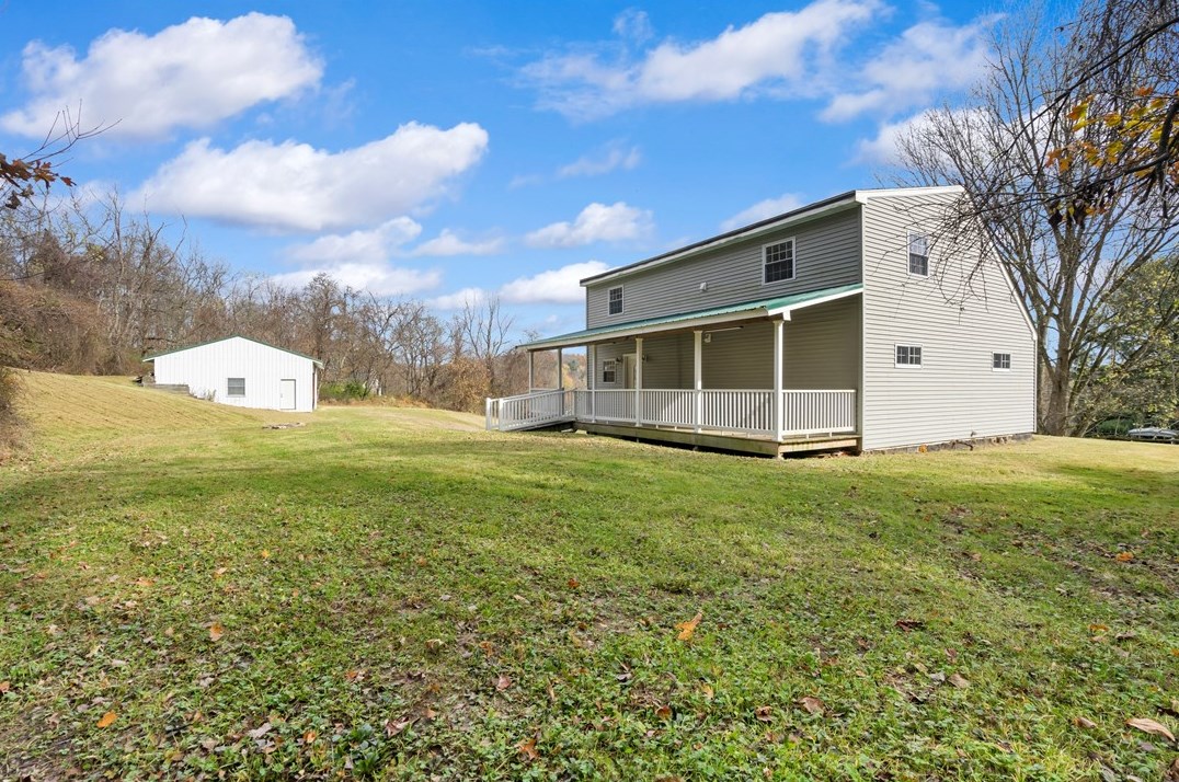 115 Mack Ln, Valencia, PA 16059