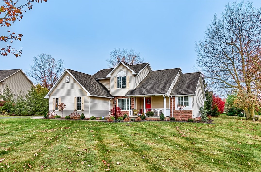 202 Canterberry Dr, New Castle, PA 16105