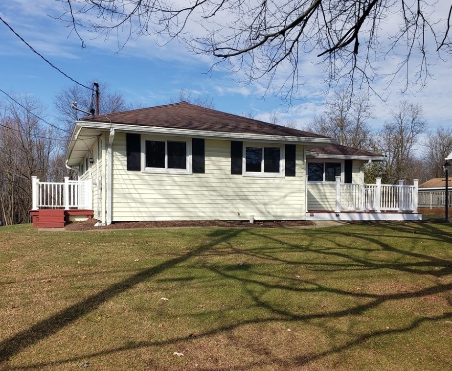 264 W Water St, Slippery Rock, PA 16057