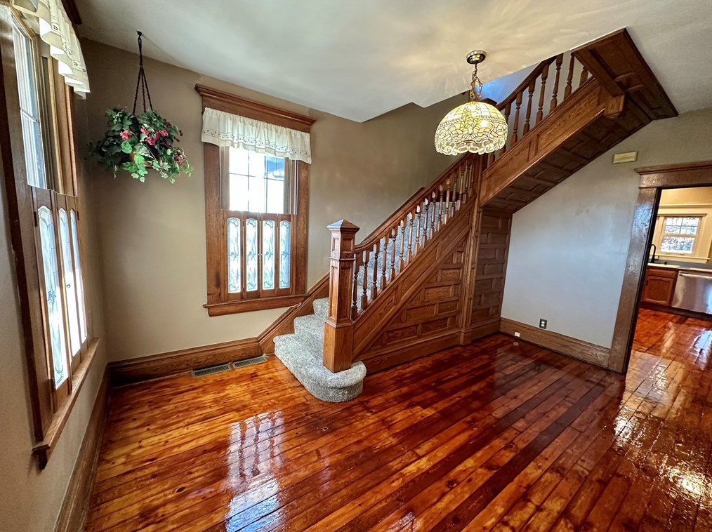 277 2nd Ave, Waynesburg PA  15370-1137 exterior