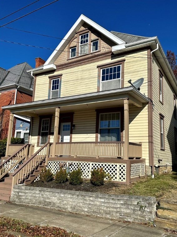 277 2nd Ave, Waynesburg PA  15370-1137 exterior