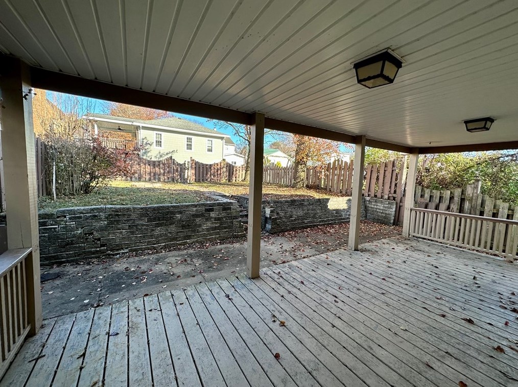 277 2nd Ave, Waynesburg PA  15370-1137 exterior