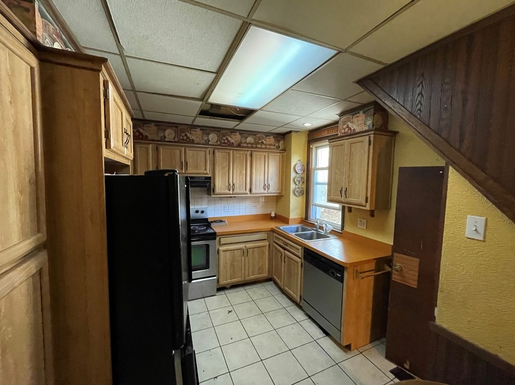 1801 Ridge Ave, New Kensington, PA 15068