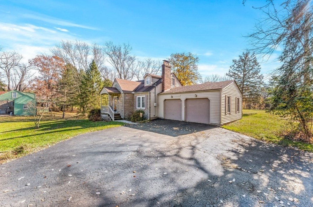 104 E Maitland Ln, New Castle, PA 16105