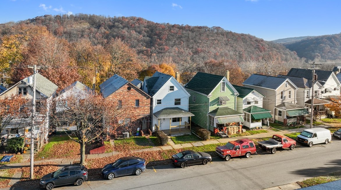 225 Sherman Ave, Vandergrift, PA 15690