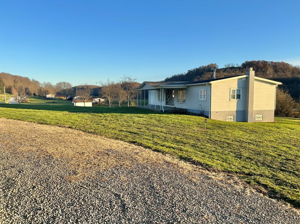 462 Lippencott Rd, Waynesburg, PA 15370