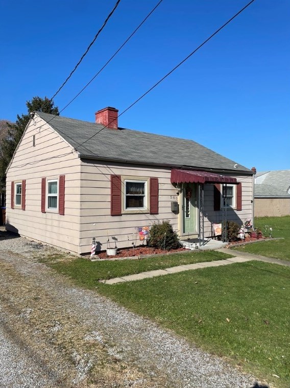 560 Carnegie Ave, Hermitage, PA 16146
