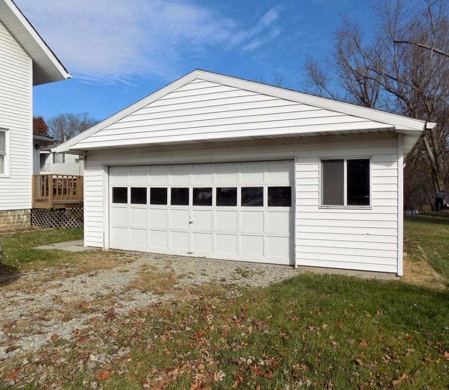 105 2nd Ave, West Brownsville, PA 15417-9576