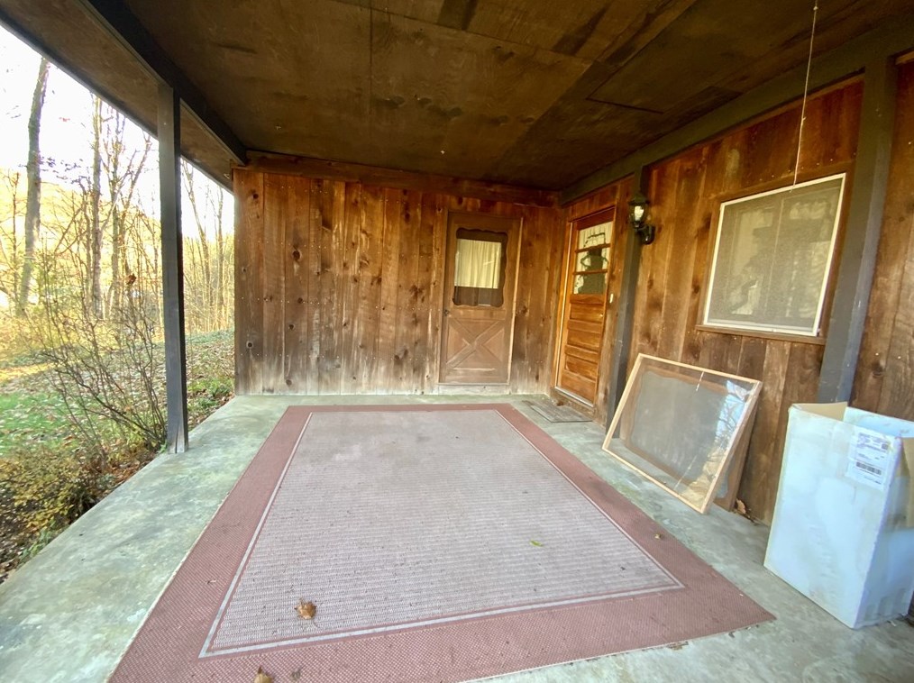 113 Platt Rd, Clinton, PA 15026