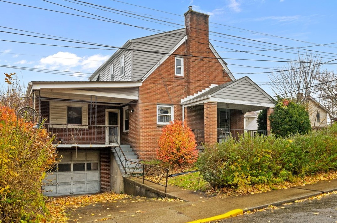 299 Deer Ln, Rochester, PA 15074