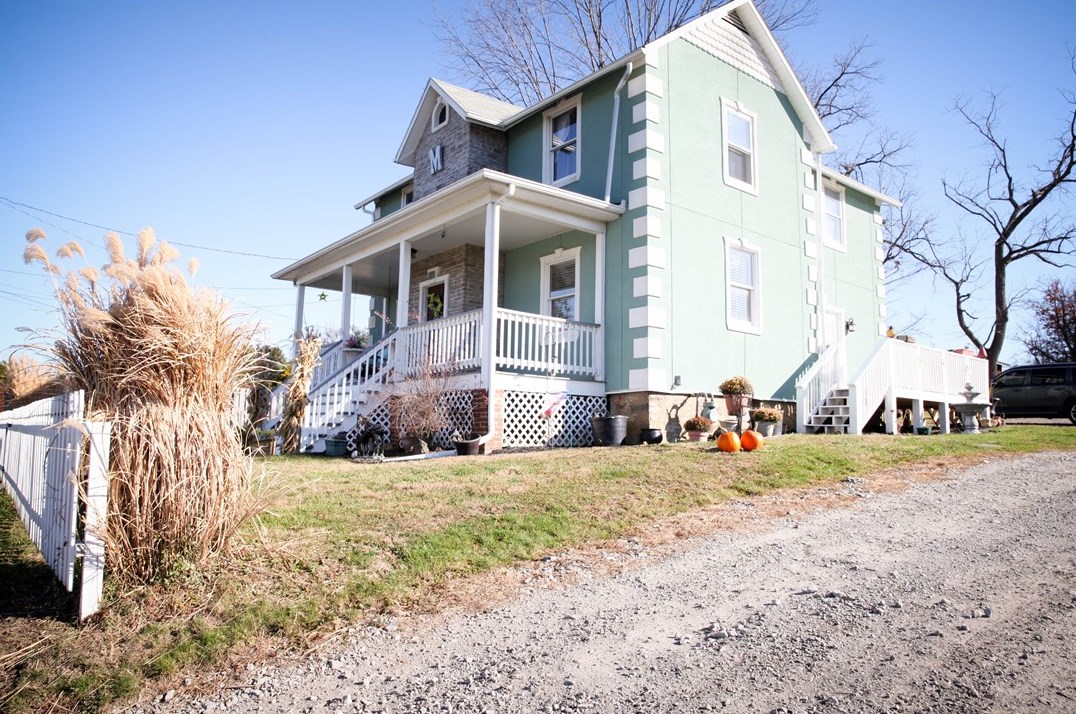 218 Dewitt Ave, Connellsville, PA 15425