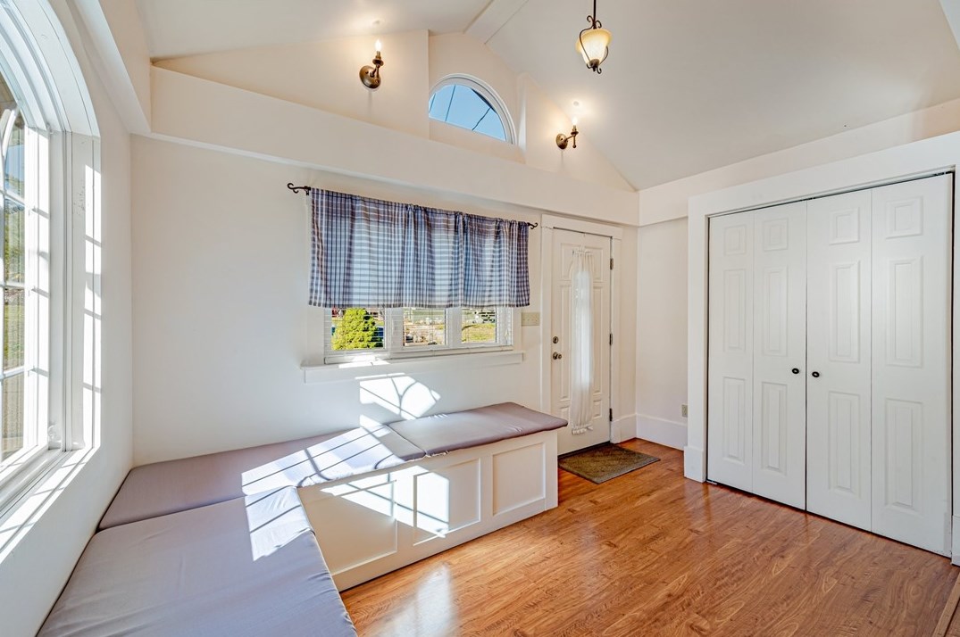 520 Vernon St, New Kensington, PA 15068