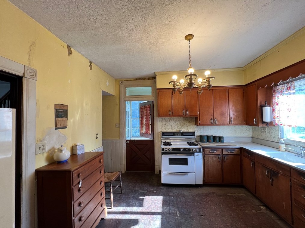 650 Hood School Rd, Indiana, PA 15701